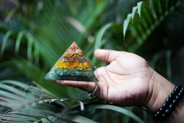 REBUY Citrine, Aventurine, Tiger's Eye, and Pyrite Stone Pyramid | Natural Healing Crystal Gemstone for Vastu Wealth & Money Prosperity Attraction Good Luck - Image 4